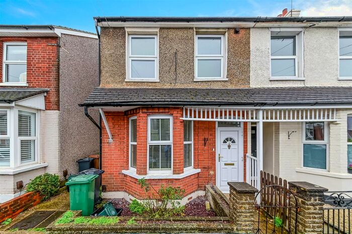 2 Bedroom Semi-Detached House To Rent In Diceland Road, Banstead, SM7