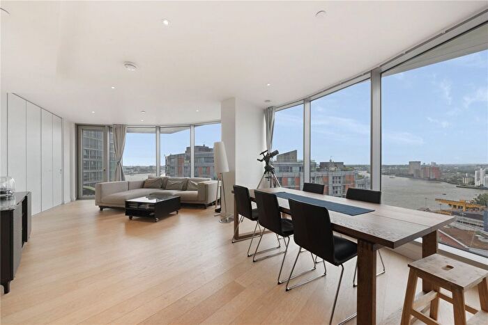 3 Bedroom Flat To Rent In Biscayne Avenue, London, E14