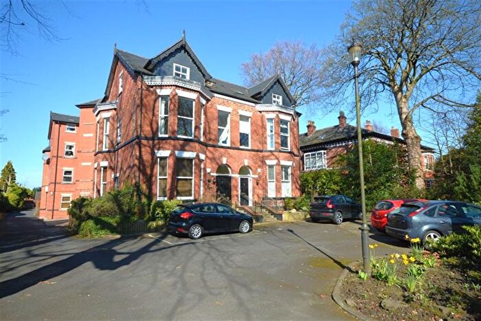 2 Bedroom Flat To Rent In Thorn Bank Lodge, Heaton Moor Road, Stockport, SK4