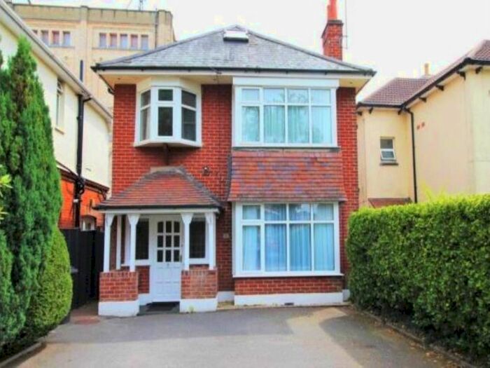 3 Bedroom Detached House To Rent In Alum Chine Road, Westbourne, Bournemouth, BH4