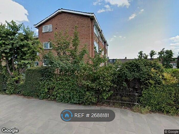 2 Bedroom Flat To Rent In Eastern Avenue, Ilford, IG2