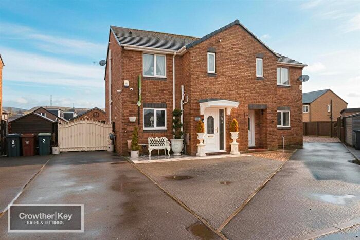 3 Bedroom Semi-Detached House For Sale In Wains Close, Buxton, SK17