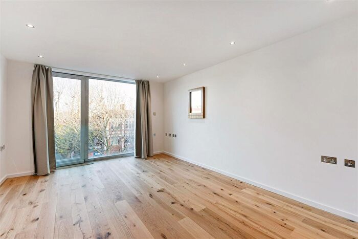 1 Bedroom Flat To Rent In Tower Bridge Road, London, SE1