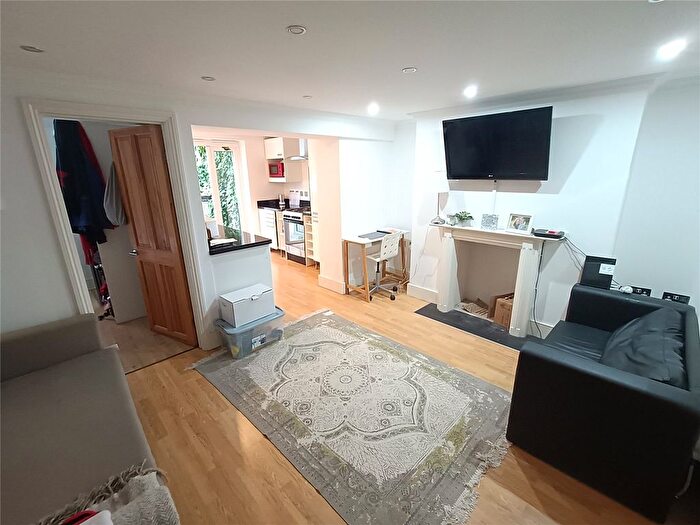 2 Bedroom Flat To Rent In Malden Road, London, NW5