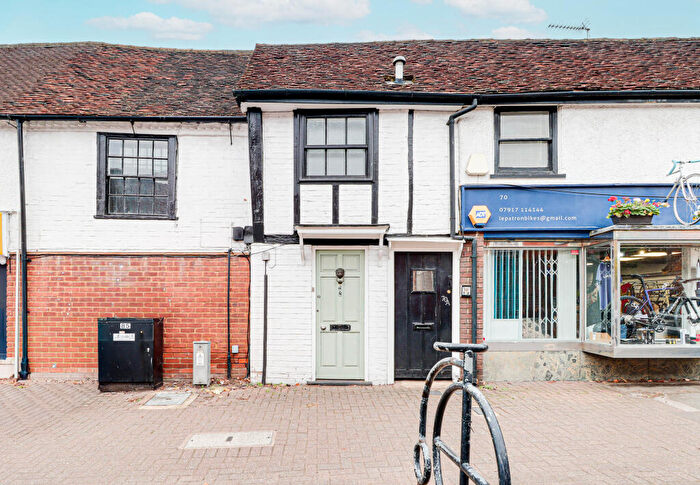 1 Bedroom Flat For Sale In High Street, Redbourn, St. Albans, AL3