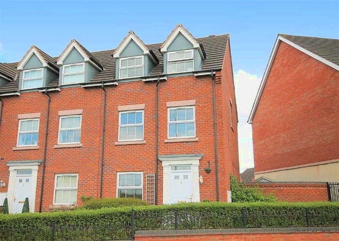 4 Bedroom Town House To Rent In Oak Drive, Mile Oak, Tamworth, Staffordshire, B78
