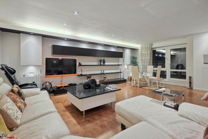 2 Bedroom Flat To Rent In Beckford Close, Warwick Road, London, W14