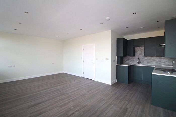 1 Bedroom Studio To Rent In Uxbridge Road, Uxbridge, UB10