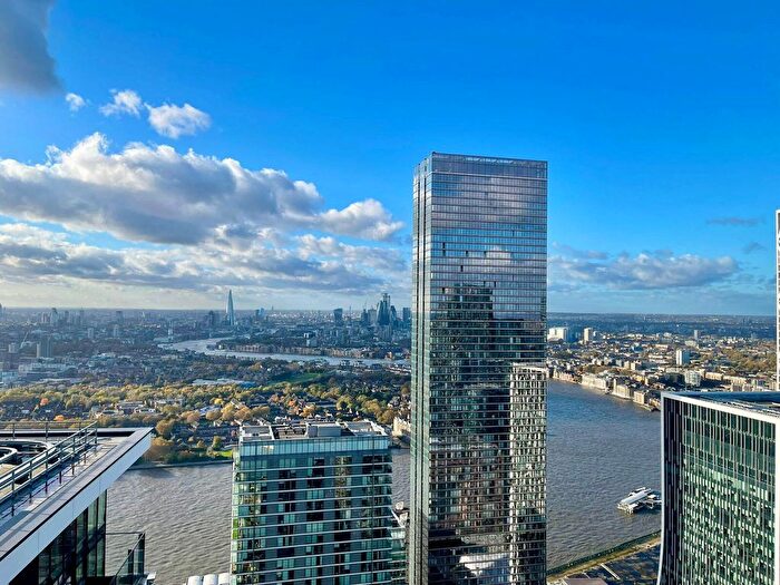 Studio For Sale In Bagshaw Building, Canary Wharf, London, E14