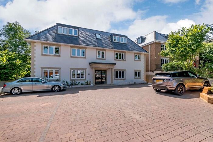 3 Bedroom Flat To Rent In Ducks Hill Road, Northwood, HA6