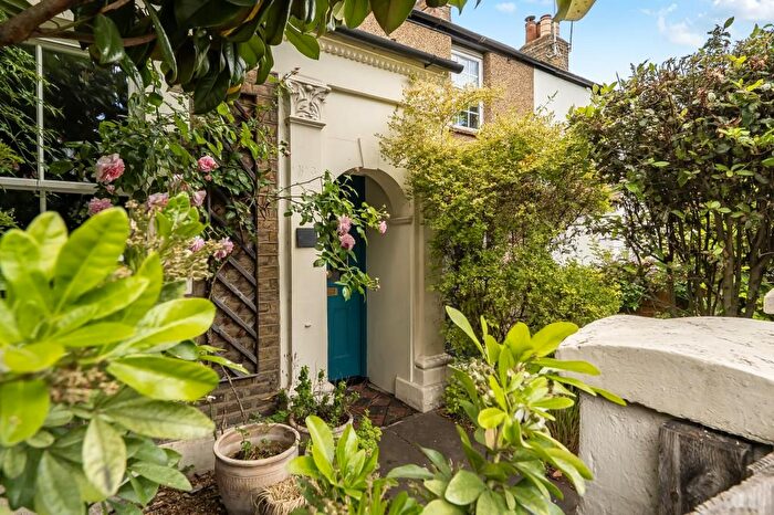 2 Bedroom Terraced House For Sale In Richmond Road, St Margarets, TW1