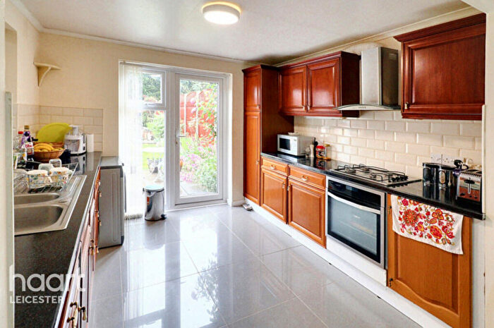 4 Bedroom Semi-Detached House For Sale In Brixham Drive, Leicester, LE2