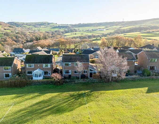 4 Bedroom Detached House For Sale In Farfield Avenue, Hepworth, Holmfirth, HD9