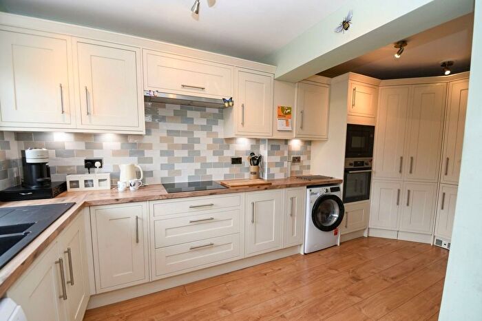 3 Bedroom Semi-Detached House For Sale In Welwyn Drive, Salford, M6