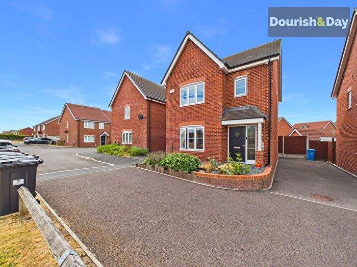 3 Bedroom Detached House For Sale In Beech Tree Close, Essington, WV11