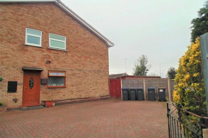 2 Bedroom Maisonette To Rent In Hassop Road, Birmingham, B42