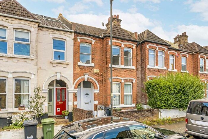 2 Bedroom Flat To Rent In Darlington Road, West Norwood, SE27