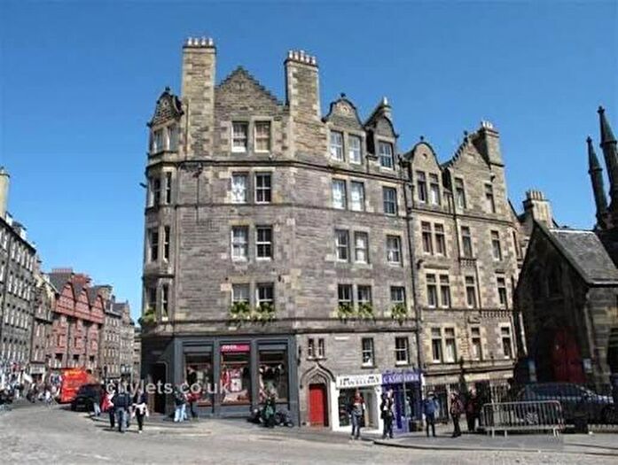 1 Bedroom Flat To Rent In Upper Bow, Edinburgh, EH1
