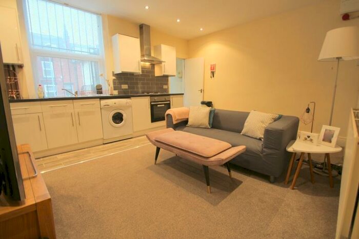 1 Bedroom Flat To Rent In Burley Road, Burley, Leeds, LS4
