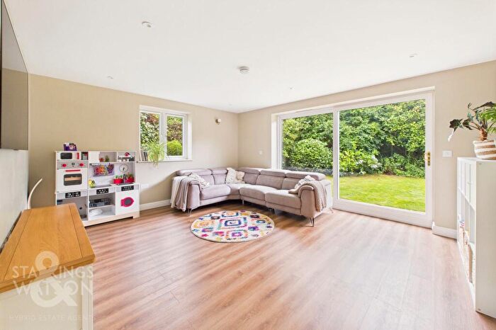 3 Bedroom Detached Bungalow For Sale In Skedge Way, Blofield Heath, Norwich, NR13