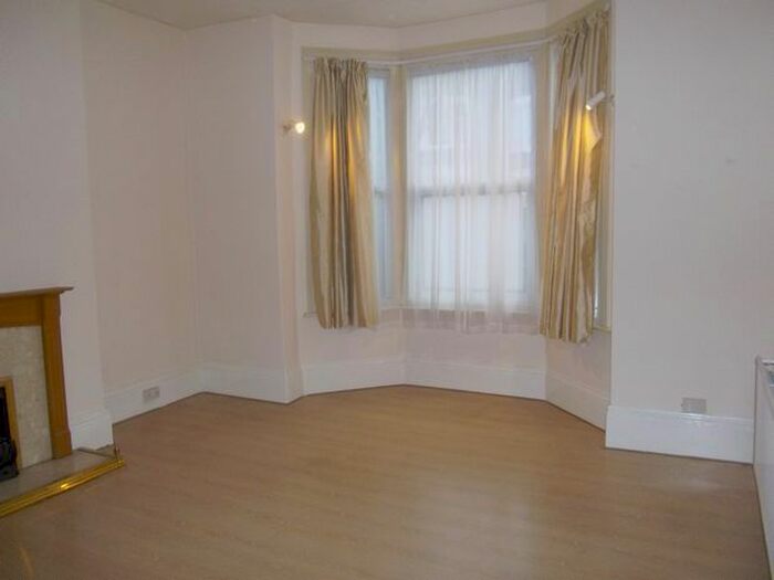 2 Bedroom Flat To Rent In George Lane, Lewisham, London, SE13