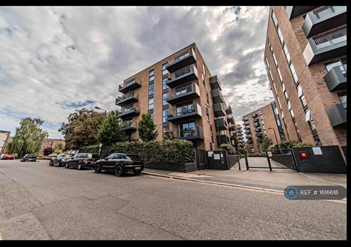 2 Bedroom Flat To Rent In Lyon Road, Harrow, HA1