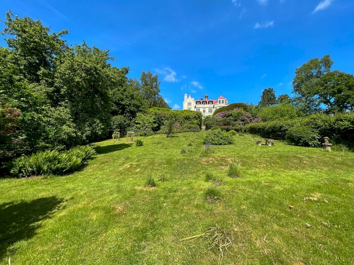 1 Bedroom Flat For Sale In Hammerwood Road, Ashurst Wood, RH19