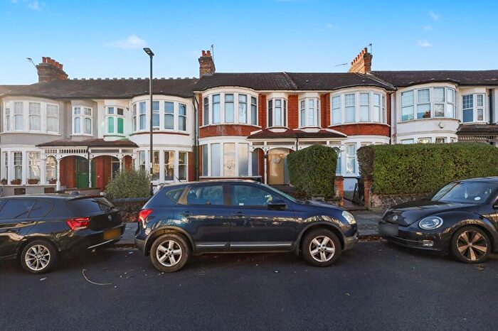 3 Bedroom Terraced House For Sale In The Rise, Palmers Green, London, N13