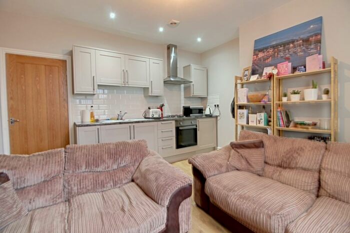 2 Bedroom Apartment To Rent In Derby Lane, L13