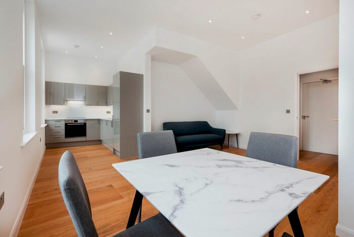 1 Bedroom Flat To Rent In Camberwell Station Road, Camberwell Green, SE5