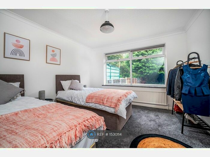 3 Bedroom Bungalow To Rent In Ilkley Close, Bolton, BL2