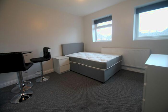 1 Bedroom Flat To Rent In Bryony Close, Uxbridge, UB8
