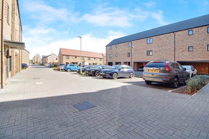 1 Bedroom Flat For Sale In Field Maple Close, St Neots, PE19