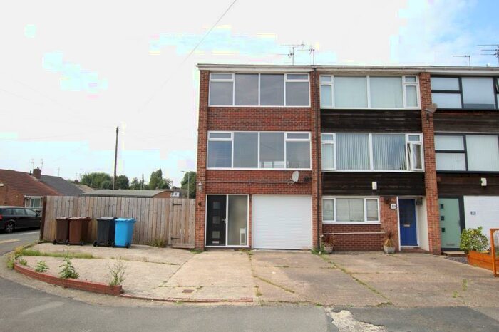 3 Bedroom End Of Terrace House To Rent In Keel Road, Hull, HU6
