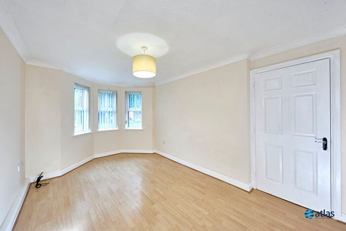 2 Bedroom Flat For Sale In The Spinnakers, Aigburth, L19