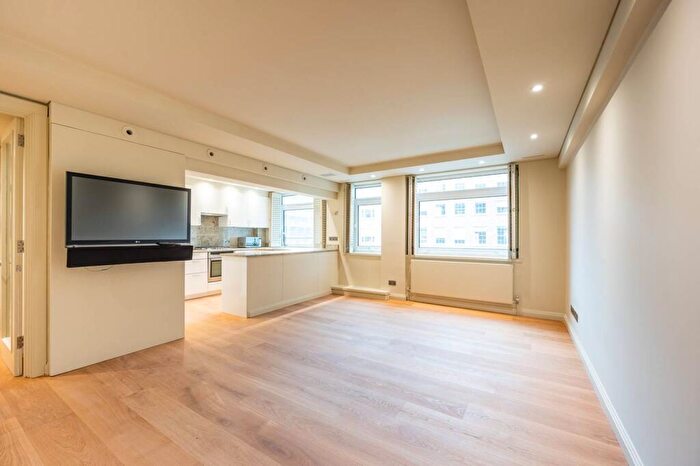 2 Bedroom Flat To Rent In Nottingham Terrace, Marylebone, London, NW1