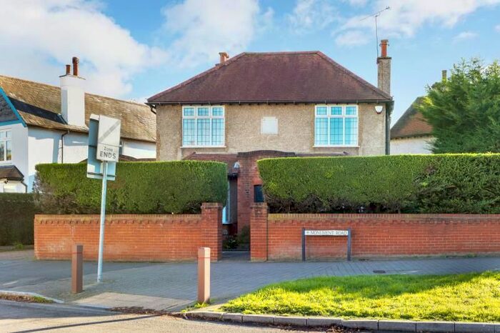 2 Bedroom Detached House To Rent In Monument Road, Weybridge, Surrey, KT13