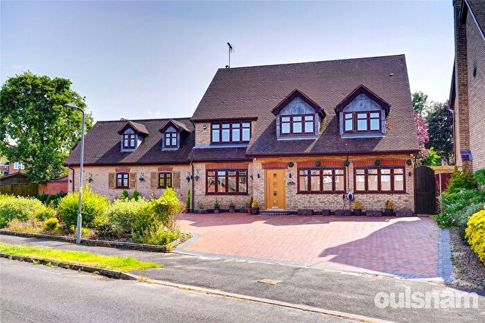 6 Bedroom Detached House For Sale In Clifford Road, Droitwich, Worcestershire, WR9
