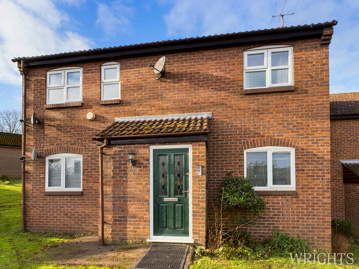 2 Bedroom Maisonette To Rent In Parkside, Welwyn, AL6
