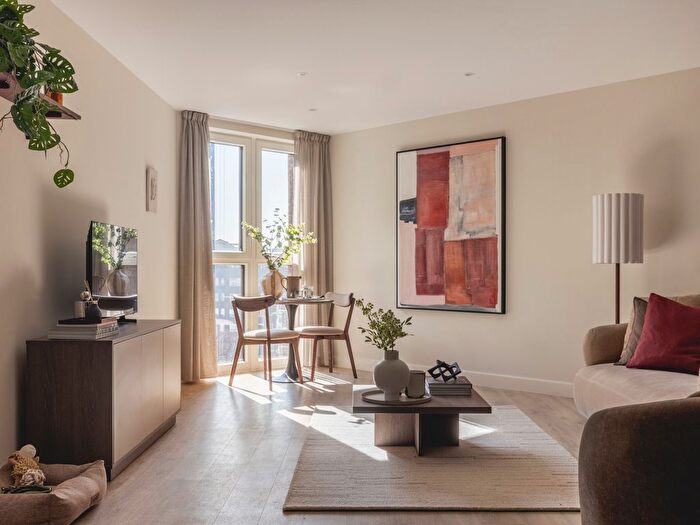 1 Bedroom Flat To Rent In Biscuit Walk, Bermondsey, London, SE16