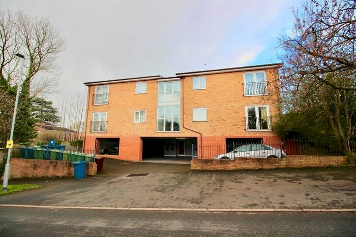 2 Bedroom Flat To Rent In Manor Rise, Stone, Staffordshire, ST15