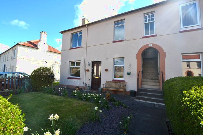 2 Bedroom Flat To Rent In Saughton Grove, Edinburgh, EH12