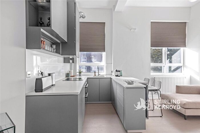 1 Bedroom Apartment To Rent In Bethnal Green Road, Bethnal Green, London, E2