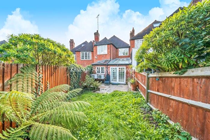 4 Bedroom House To Rent In Fitzwarren Gardens London, N19
