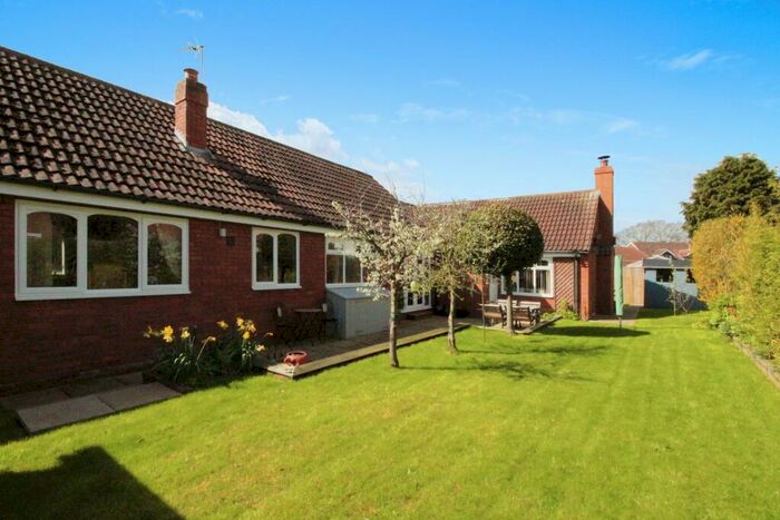4 Bedroom Bungalow For Sale In Cheyne Walk, Hornsea, HU18