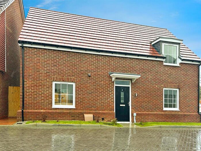 2 Bedroom Detached House For Sale In Monkton Road, Minster, Ramsgate, CT12