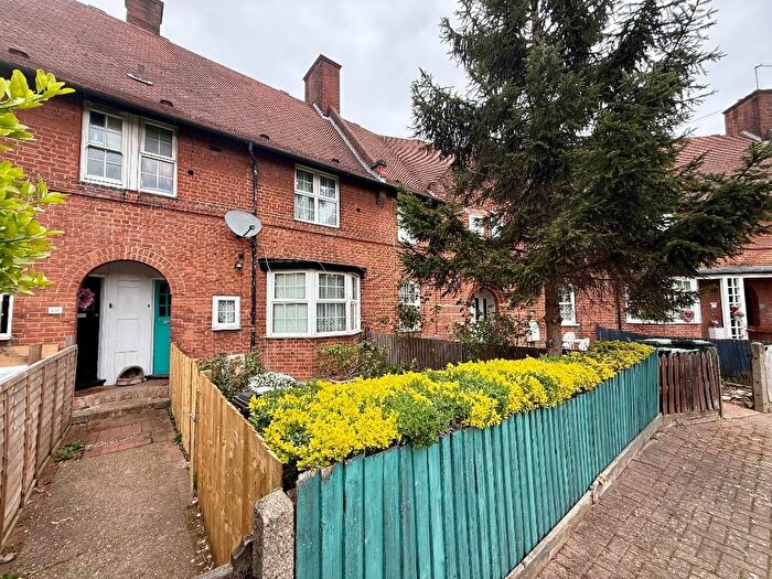 3 Bedroom Terraced House For Sale In Ducane Road, East Acton, London, W12