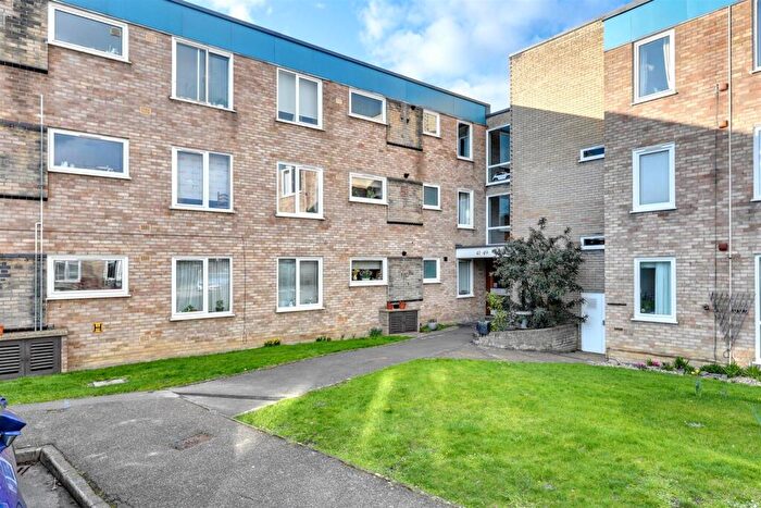 3 Bedroom Flat For Sale In Thornton Court, Girton, CB3