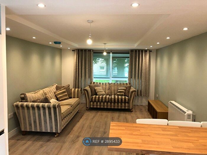 3 Bedroom Flat To Rent In St. Mungo Avenue, Glasgow, G4