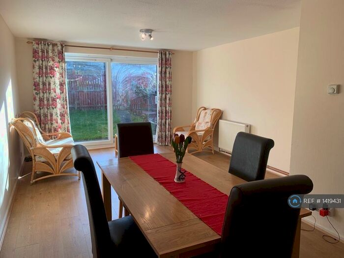 2 Bedroom Terraced House To Rent In Granville Close, Croydon, CR0